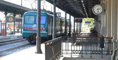 TRENI - ARRIVI E PARTENZE