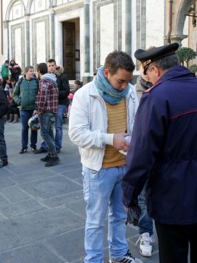Due momenti del sit-in dei ragazzi del Ferraris in piazza dei Leoni 
