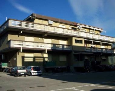 Incendio danneggia un appartamento