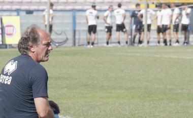 Lallenatore del Pisa Stefano Cuoghi    