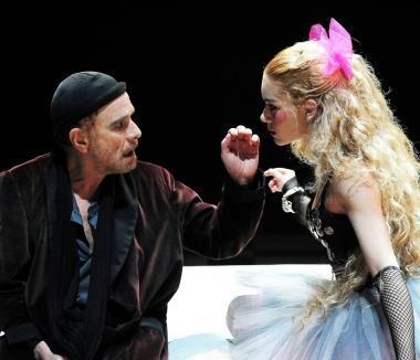 Lavia in una scena dello spettacolo dio Moli&egrave;re 