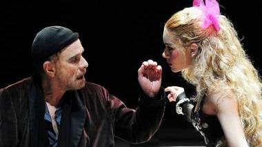 Lavia in una scena dello spettacolo dio Molière