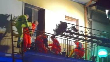 <b>DRAMMA NELLA NOTTE.</b> I soccorsi alla donna ustionata sul terrazzo della casa di via Fratti