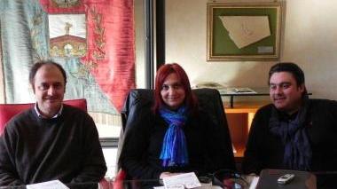 I disegni dei ragazzi diventano oggetti per rilanciare il legno
