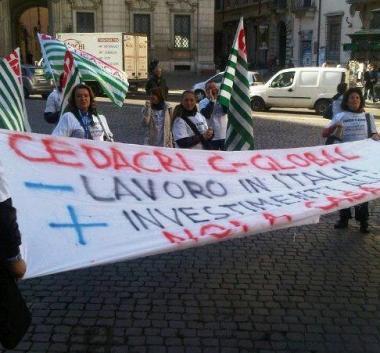 Due momenti della manifestazione dei lavoratori della C-Global a Roma