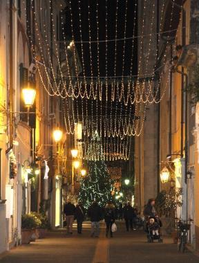 Le luci del Natale ai tempi di Mallegni   