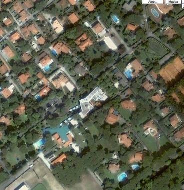 <b>CASE.</b> Forte vista dallalto 