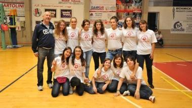 Le ragazze dellunder 14 del Volley Cecina allenate da Gianluca Bertini       