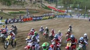 Una partenza al Santa Barbara per una gara di motocross Domenica c’è la sfida per il campionato regionale di diverse classi di cilindrata