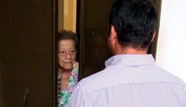 Sono molti gli anziani soli in casa vittime di raggiri 