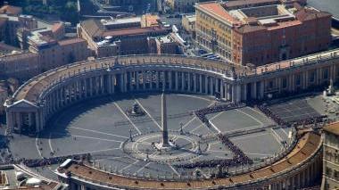 Una veduta dall’alto di piazza San Pietro