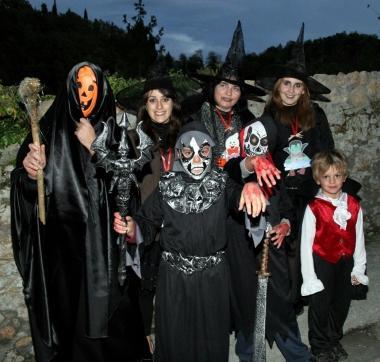 Tutti in maschera per Halloween (f. archivio) 