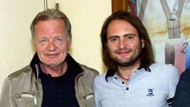 Il presidente Giuseppe Bertoncini (a sinistra) con suo figlio Francesco (capitano) nellaltra foto un momento del Palio 2010  