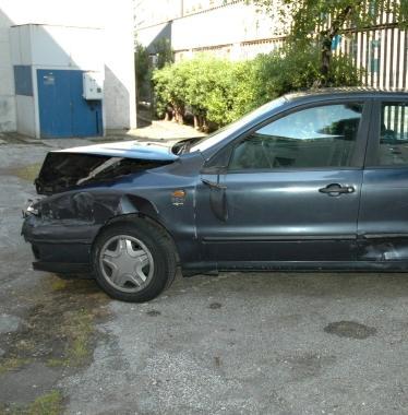 Lauto distrutta dopo linseguimento dellAntidroga della polizia 