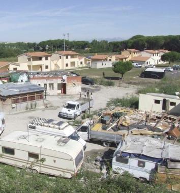 Il campo Rom di Coltano 