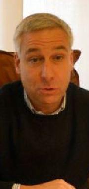 Il sindaco Giorgio Del Ghingaro, lonorevole Raffaella Mariani e il pronto soccorso dellospedale di Castelnuovo   