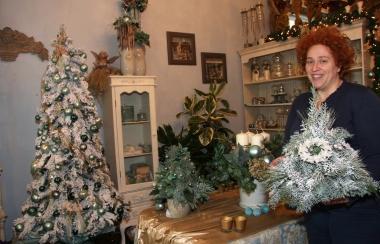 Elena Mazzetti nel suo negozio il Giardino delle fate 