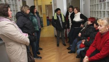 Le lavoratrici durante un incontro coi sindacati 