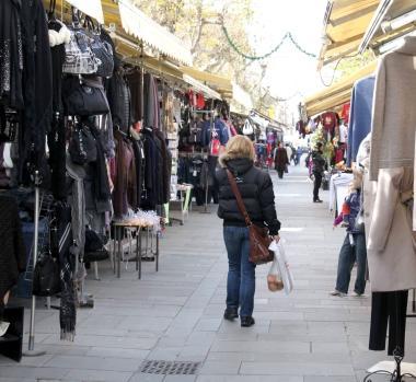 <b>COMMERCIO. </b>Clienti in piazza Cavour   