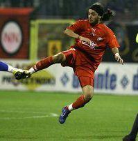 <b>A BERSAGLIO</b> Edgar Cani dopo il gol del pareggio di luned&igrave;  <b>ATTACCANTE</b> Stefano Napoleoni 24 anni 