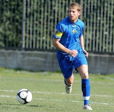 Unazione di gioco contro la Giacomense e sopra il capitano Lamma, squalificato 