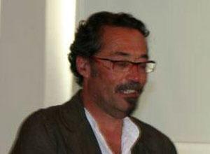 Bufera in assemblea, Remi lascia