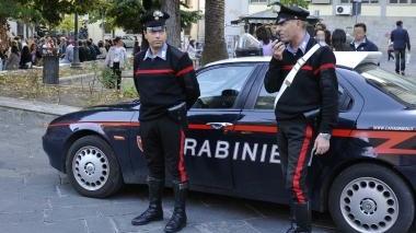 <b>INDAGINI.</b> Carabinieri al lavoro per ritrovare le due donne scomparse