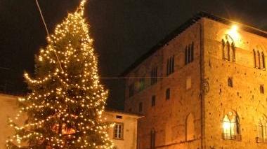 Oggi alle 18 l’accensione delle luci dell’abete