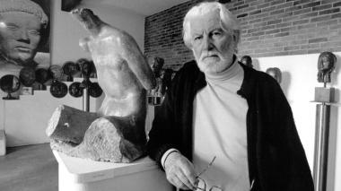 Lo scultore Jorio Vivarelli