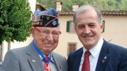 L’ex veterano col sindaco Cecconi