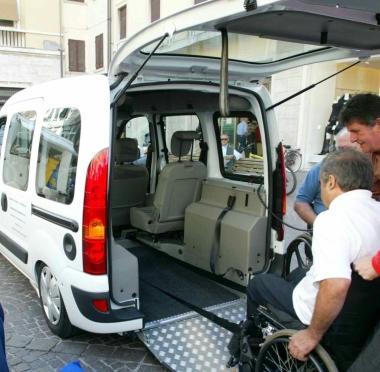 Tra le azioni delle pari opportunità i taxi a prezzi agevolati per i disabili