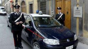 Si filmano mentre rubano lo scooter