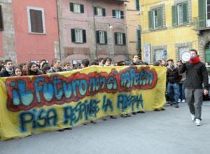 Pisa, presidio studentesco davanti alla prefettura