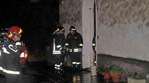 Fiamme in una casa di Bientina, muore un'anziana