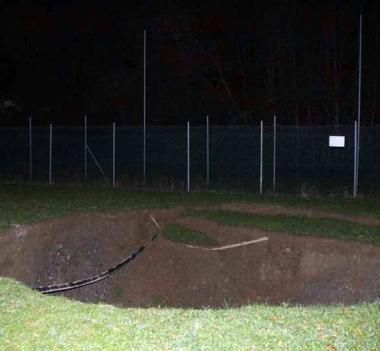 La voragine apertasi nel campo sportivo di Bergiola  