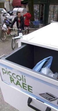 Una raccolta mobile di rifiuti 