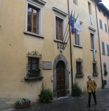 Il municipio di Montecarlo in via Roma (Vip) 