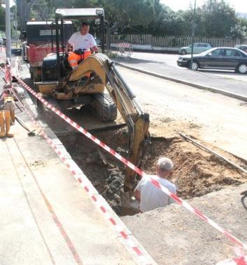 Lavori stradali in un cantiere edile