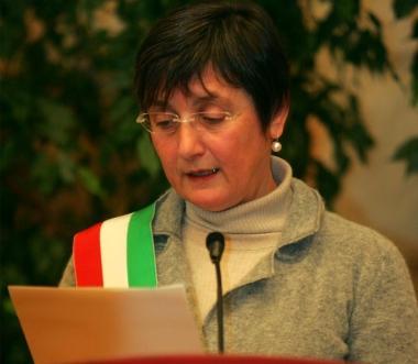 Una veduta di via Ridolfi e a sinistra il sindaco Luciana Cappelli