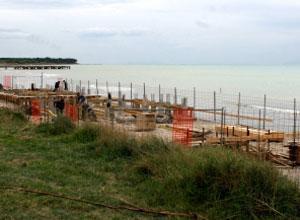 Vada, il cemento sul mare sarà demolito