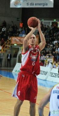 Porzingis al tiro 
