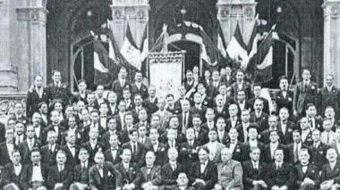 La Corale Guido Monaco e sopra foto di gruppo d’epoca per i dirigenti della Guido Monaco