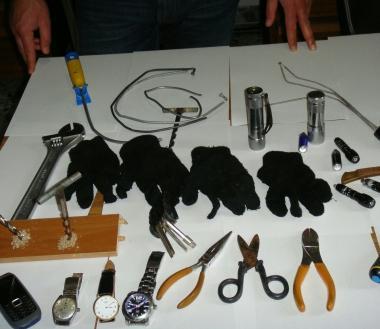 Gli attrezzi sequestrati all’albanese arrestato