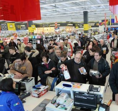 Alcune immagini della inaugurazione del megastore Comet nella zona industriale Pip 3 di Pontedera