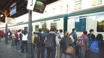TRENI - ARRIVI E PARTENZE