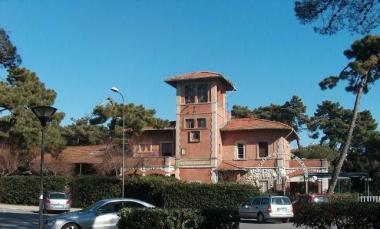 La stazione del trammino a Tirrenia 