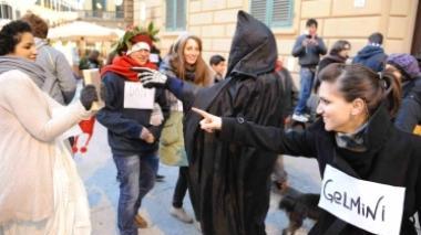 Happening di protesta sul Globo