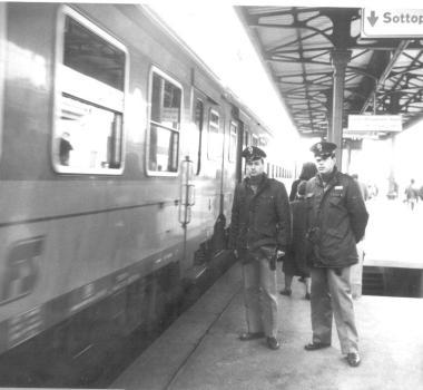 Una pattuglia della polizia ferroviaria 
