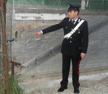 Il cancello del campo in via dei Lecci 
