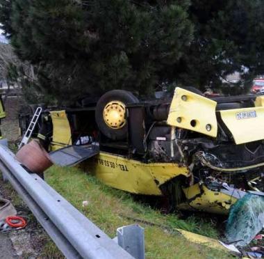Sopra il pm Federico Manotti; in alto l’incidente del pullman francese